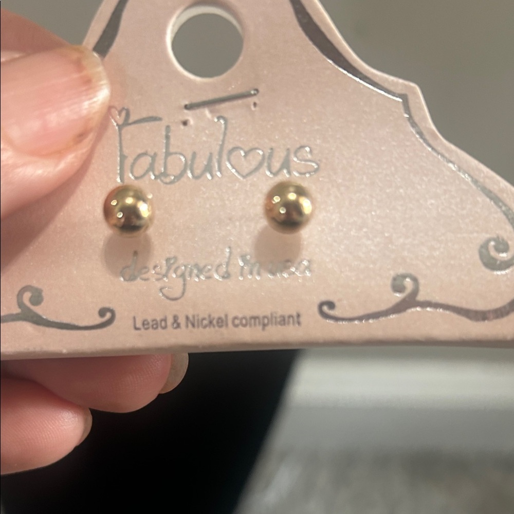 Kirkland Signature Elegant Gold Necklace with matching earrings - Picture 6 of 10